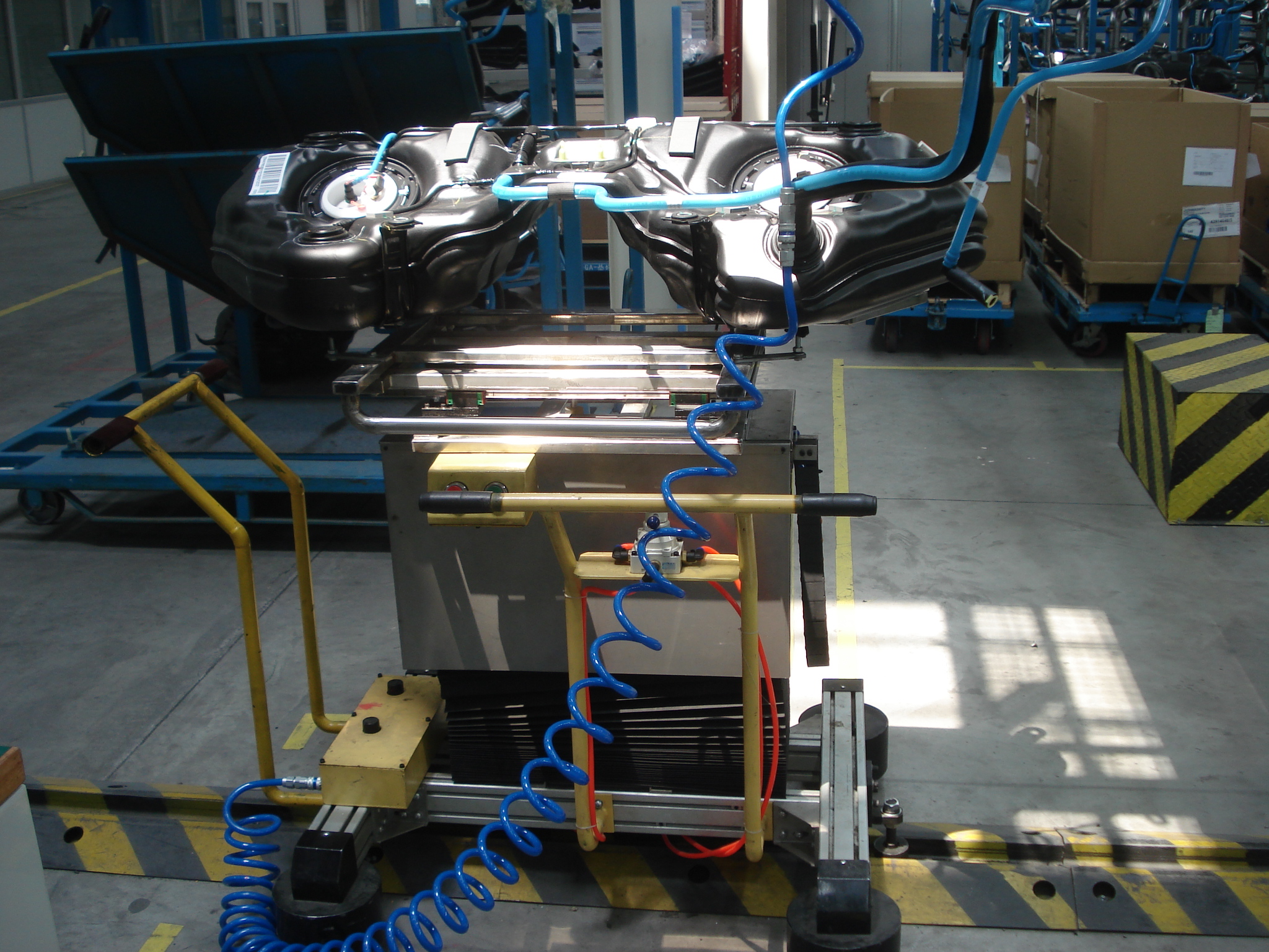 油箱搭載舉升機(jī)